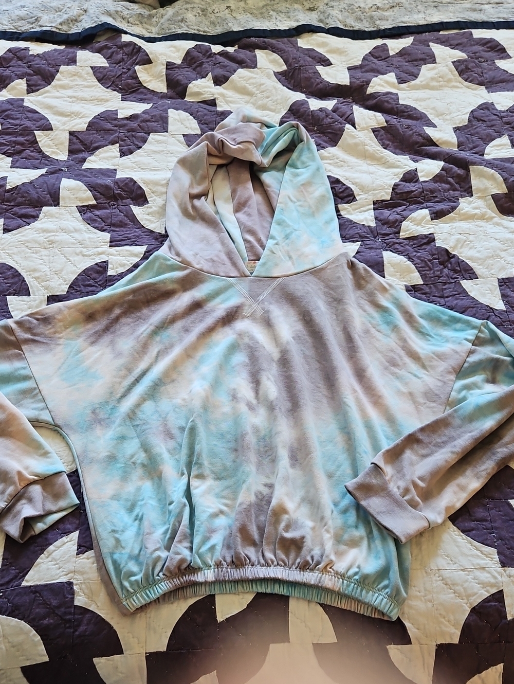 Altar'd State Tie-Dye Cropped Hooded Pullover